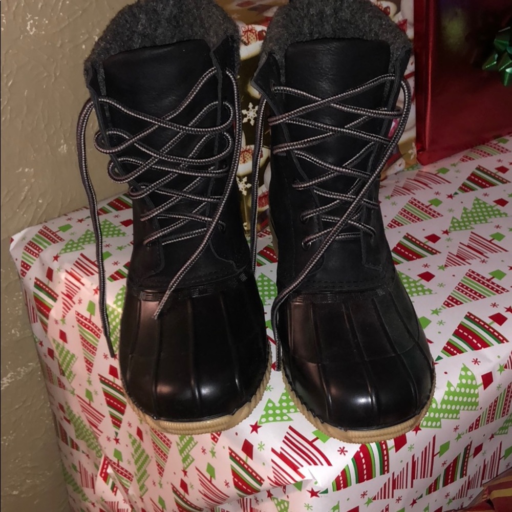 Duck boots